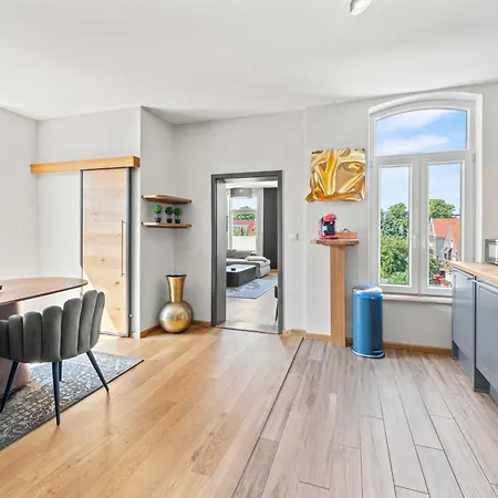 10 Loft * Έμντεν